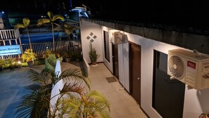 Room - HIDEAWAYS RESTOBAR (Alubijid)
