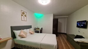 Room - HIDEAWAYS RESTOBAR (Alubijid)