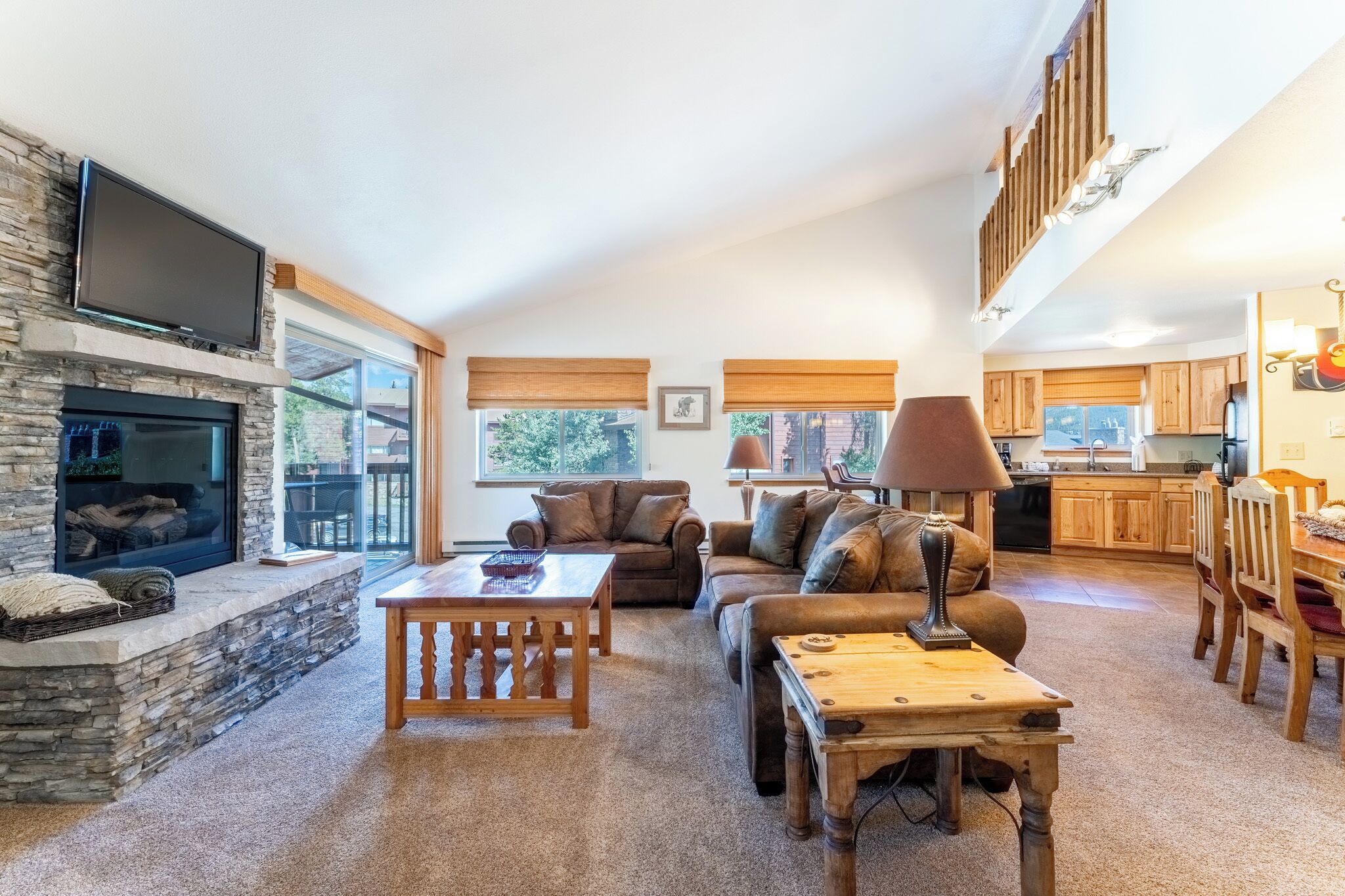 Gas Fireplace, Two Private Balconies, Shared Hot Tubs, Downtown Breckenridge
