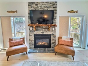 TV - On the New River-Pets welcome-Hot tub-Fire pit (Blowing Rock)