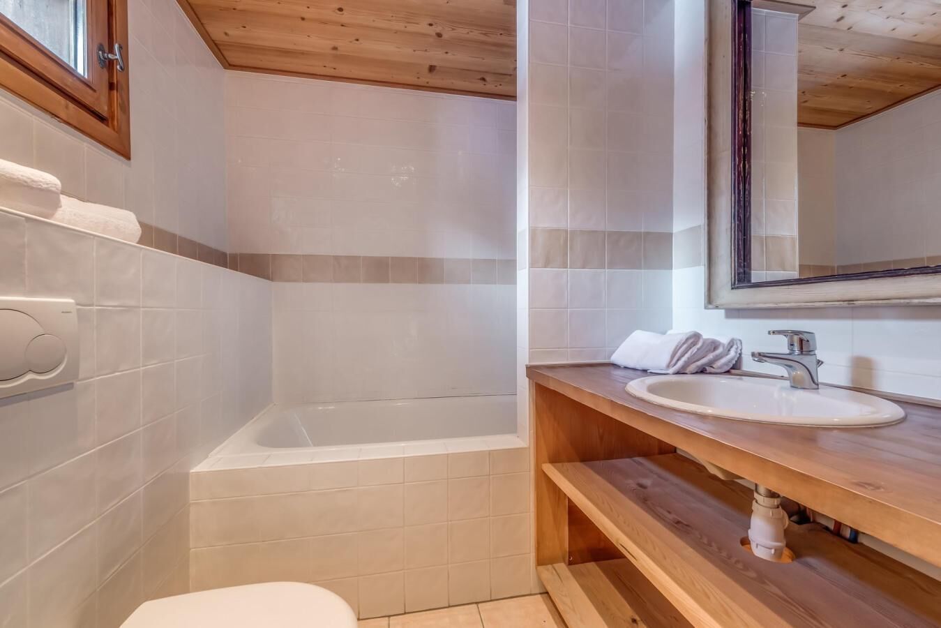 Chalet, 200m From Ski Slopes, View Ski Slopes, Sauna, Terrace, Balcony, Fireplace Or Stove, Tv - Sainte-Foy-Tarentaise