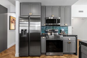 Fridge, microwave, oven, stovetop