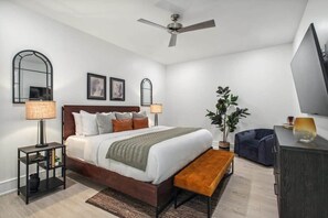 11 habitaciones, escritorio, tabla de planchar con plancha y wifi