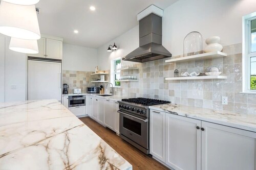 Crestwood House at Lunara Bay