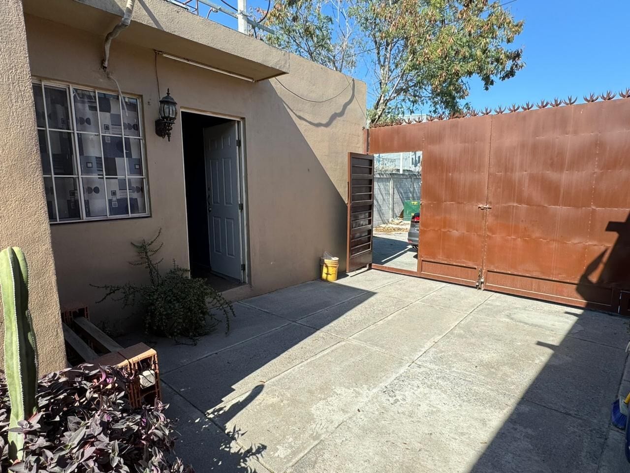 Studio cơ bản, 1 phòng ngủ, không hút thuốc, tủ lạnh & lò vi sóng | Hiên