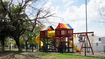 Außen-Kinderspielplatz