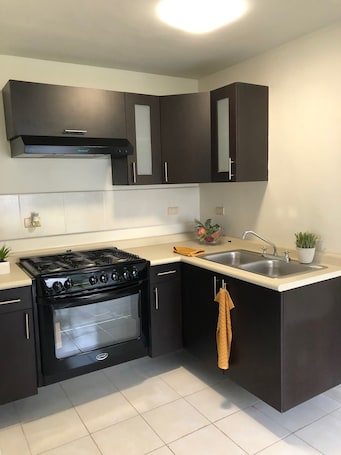 Basic Double Room, 1 Bedroom, Non Smoking, Refrigerator & Microwave | Private kitchen