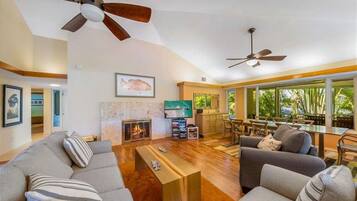 Een televisie en een kantoor