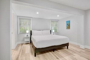 4 bedrooms, iron/ironing board, free WiFi, bed sheets - Beach Cottage! Pool, Porch and 2-Min Walk to Gulf! (Anna Maria)