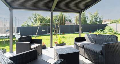 Maison à la Campagne Avec Piscine