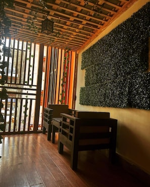 Área de estar no saguão