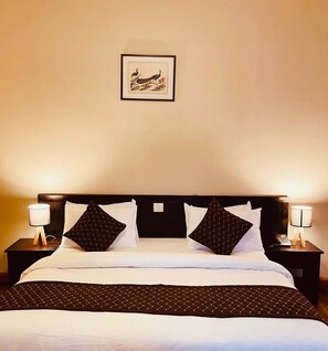 Quarto luxo | 1 quarto, Wi-Fi de cortesia