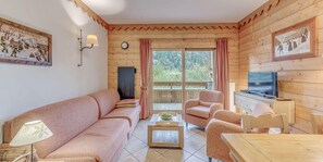 TV - Floor -2, swimming pool, sauna, hammam, balcony, parking, tv, ski locker, 57m², Champagny-en-Vanoise (Champagny-en-Vanoise)