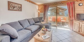 Living area - 1st floor, swimming pool, sauna, hammam, balcony, parking, tv, ski locker, 54m² (Champagny-en-Vanoise)