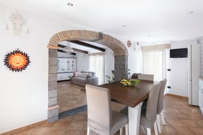 Panoramic Villa | Private kitchen | Full-size fridge, oven, stovetop, espresso maker - Villa Anna (Piano di Sorrento)