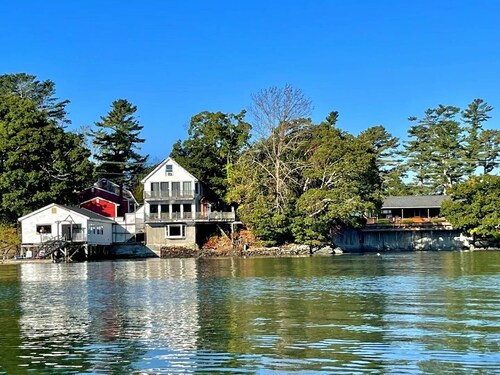 Beautiful Oceanfront House- Stunning Water Views