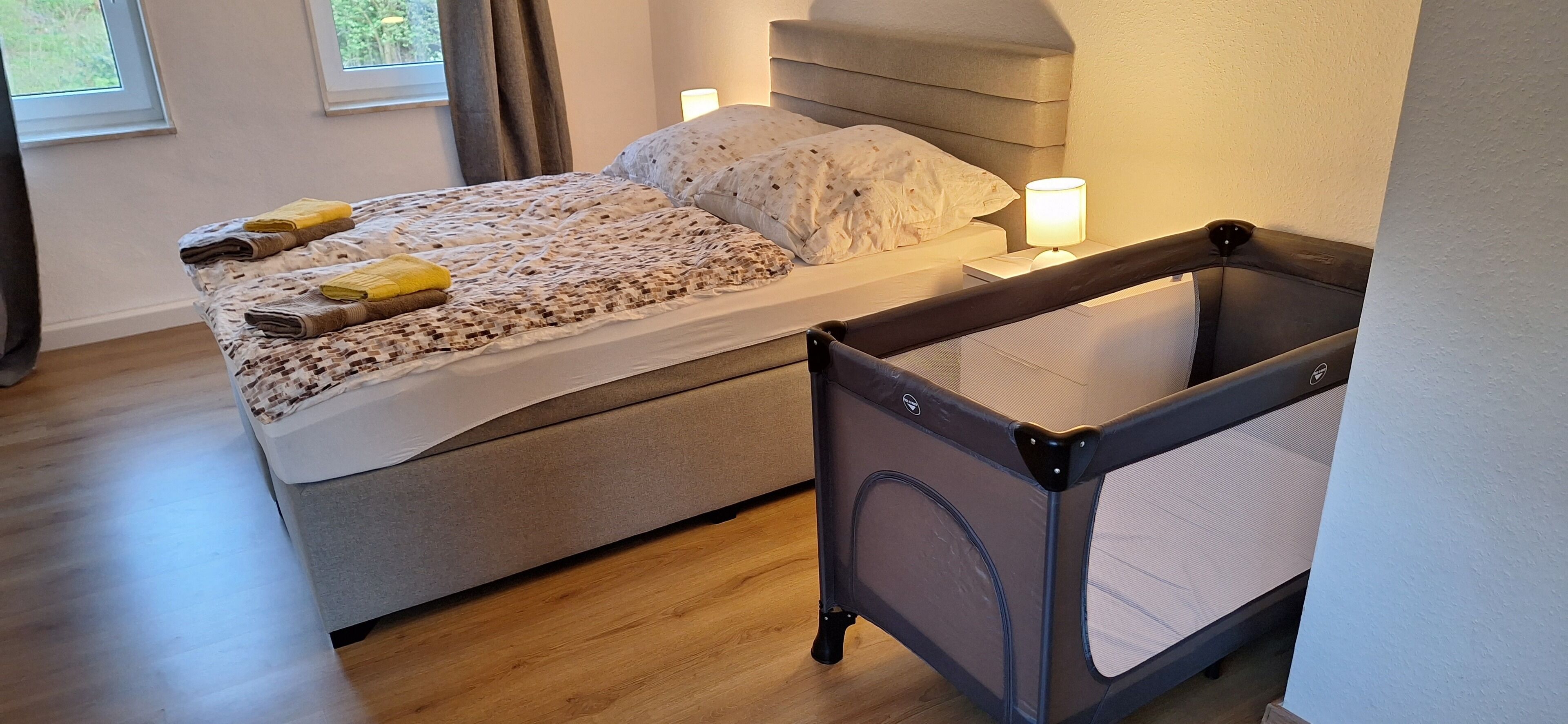 6 habitaciones, caja de seguridad en la habitación y cuna de viaje 