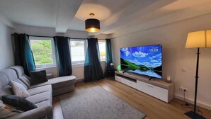 Una Smart TV, libros