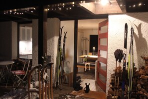 Interior - House Rosebud. The family-friendly vacation home with plenty of outdoor space (Weilheim)