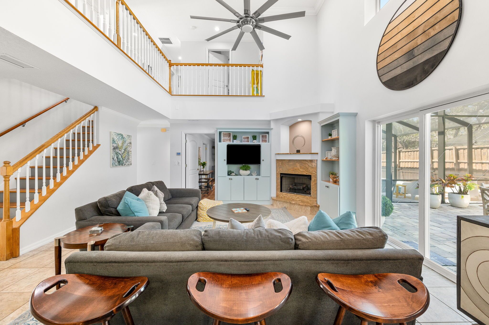 TV connectée, jeux vidéo, lecteur de DVD, table de tennis de table