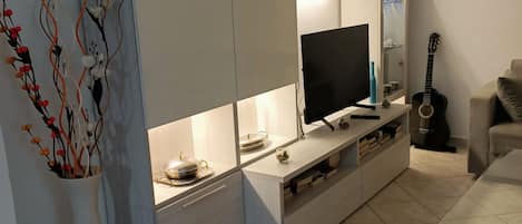 Smart TV, books