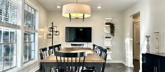 One-Level Family Retreat: Toys, Games & More!