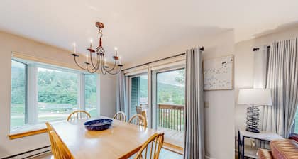 Mountainside condo in Warren with seasonal pool, amazing views, & balcony