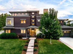 Exterior - NEW! Huge Luxury Family Home with Roof Deck, Chef's Dream
 (Denver)