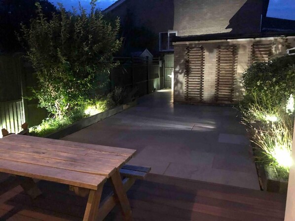 House | Outdoor dining