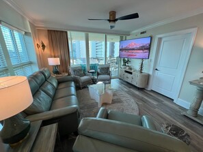 Smart TV, lettore DVD, libri