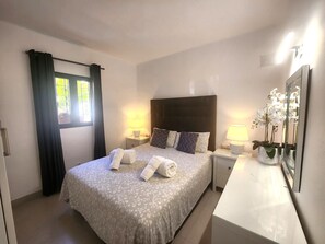 1 soverom, strykejern/-brett, wi-fi (inkludert) og sengetøy