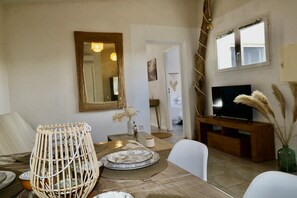 Dining - Appartement Avec Jardin Privé, Parc Arboré et Piscine (Linguizzetta)