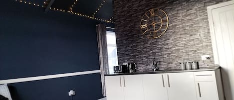 1 室のベッドルーム、アイロン / アイロン台、WiFi、ベッドシーツ