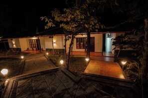 Property grounds - COORG GAVADANA RETREAT FOR FAMILY AND FREINDS (MADIKERI)