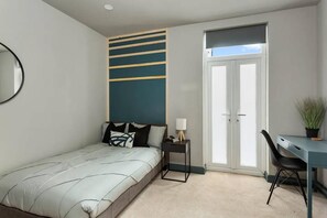 Studio, 1 Queen Bed | Free WiFi, bed sheets - Lovely En-suite Room in Coventry (Coventry)