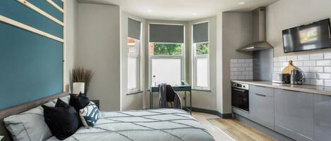 Apartment, 1 Queen Bed | 1 bedroom, free WiFi, bed sheets