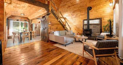 Escape to Sage Creek Cabin: 5 Acres + Privacy + Hot Tub + Fire Pit