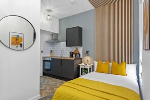 Studio, 1 Queen-Bett | Kostenloses WLAN, Bettwäsche