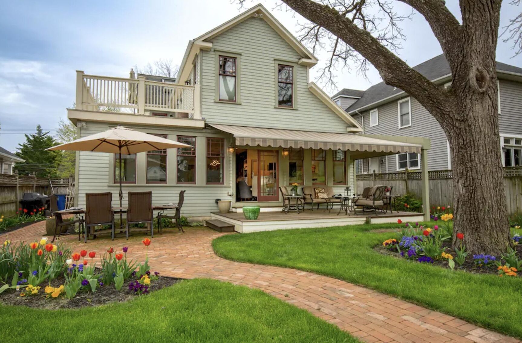 Beautiful Victorian in Great Eastport Location