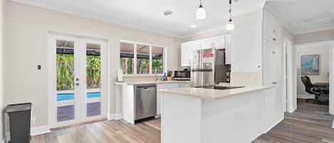 Familienhaus, 2 Schlafzimmer | Eigene Küche | Wasserkocher mit Kaffee-/Teezubehör