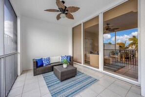 Terrace/patio - Regatta fully furnished condo!! Two block to Vanderbilt Beach, The Ritz, Mercato (Naples)