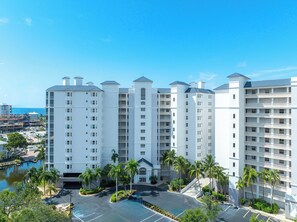 Exterior - Regatta fully furnished condo!! Two block to Vanderbilt Beach, The Ritz, Mercato (Naples)