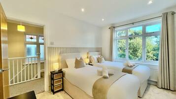 House | 3 bedrooms, iron/ironing board, free WiFi, bed sheets