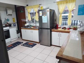 Fridge, microwave
