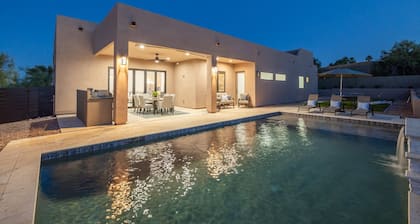 Hole-in-One Getaway: Swim, Golf & Unwind!