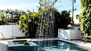 A heated pool - 250 steps to the Beach | Heated pool + spa (Holmes Beach)