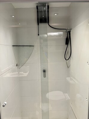 Shower, hair dryer, towels, soap - Ecotambaú: Spectacular Flat 100 meters from the beach. (Tambaú João Pessoa)