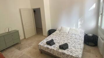 3 chambres, fer et planche Ă repasser, Wi-Fi gratuit, draps fournis