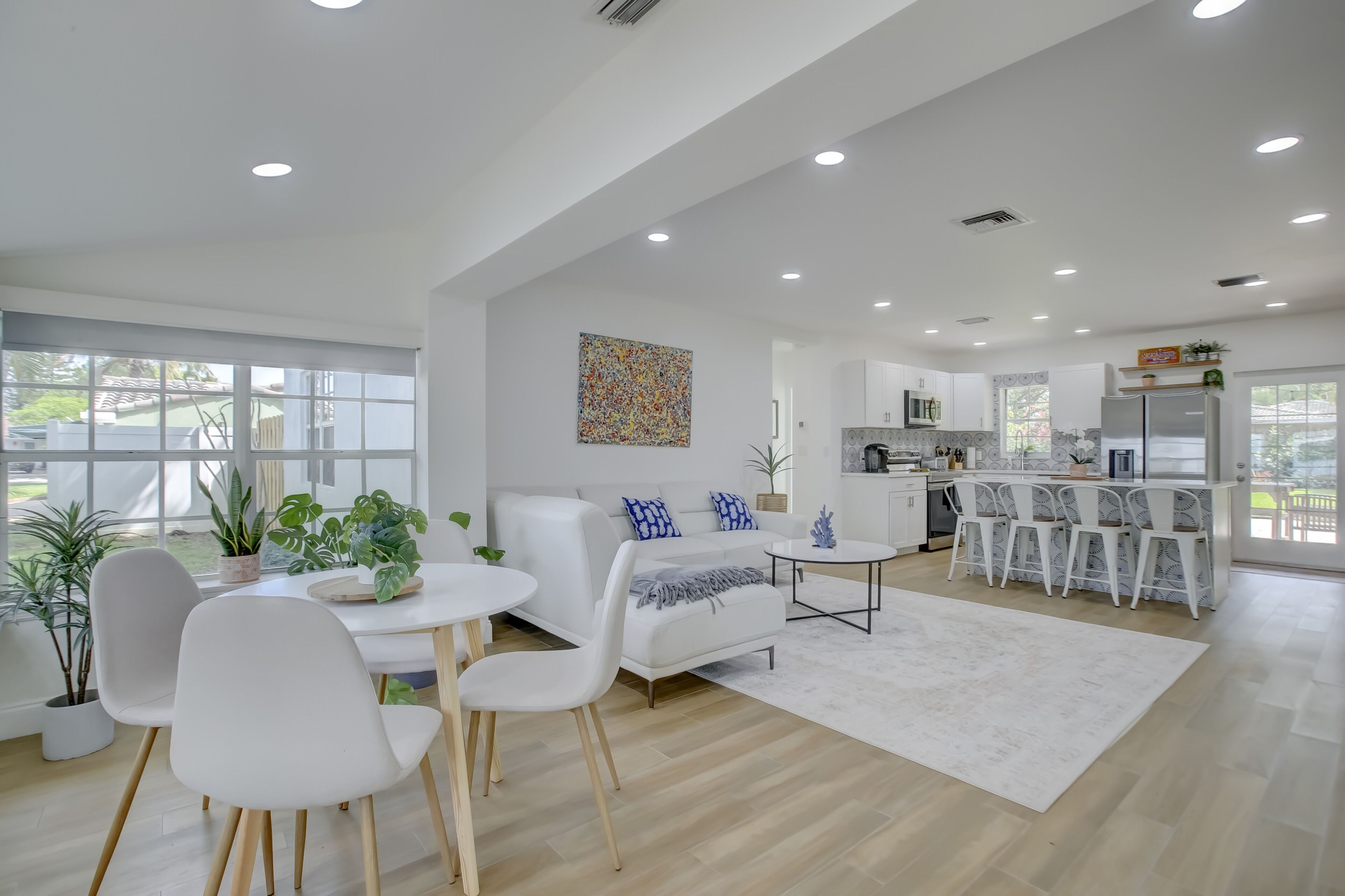 House | Living area | Smart TV, fireplace