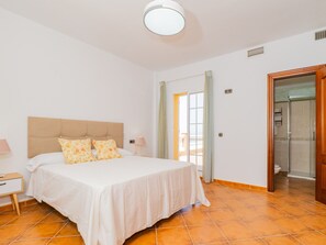 4 habitaciones, tabla de planchar con plancha y wifi gratis 